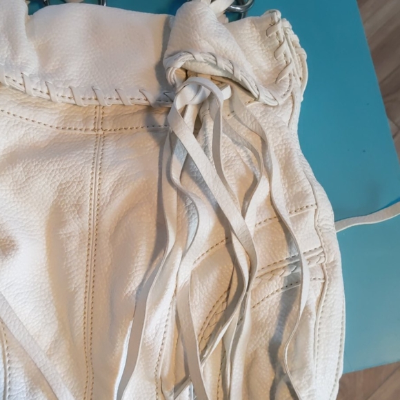 White fringe purse - Picture 2 of 8